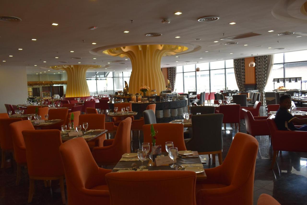 Tenera Hotel Банги Экстерьер фото The restaurant